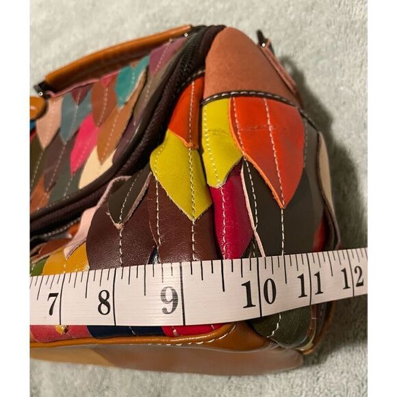 Leather crossbody of many colors and many pockets - Picture 8 of 10